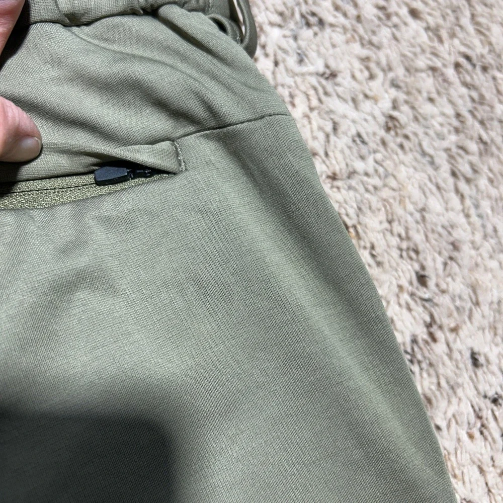 Banana‎ Republic Luxe City Shorts 33 Olive Green Stretch Tech Drawstring Pockets